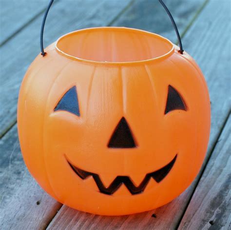 plastic pumpkin trick or treat buckets